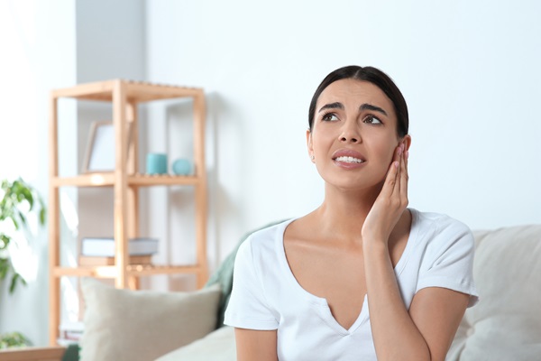 Ways An Emergency Dentist Relieves Toothaches