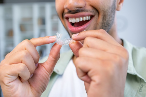 Reasons To Consider Invisalign For Straightening Your Teen&#    ;s Teeth